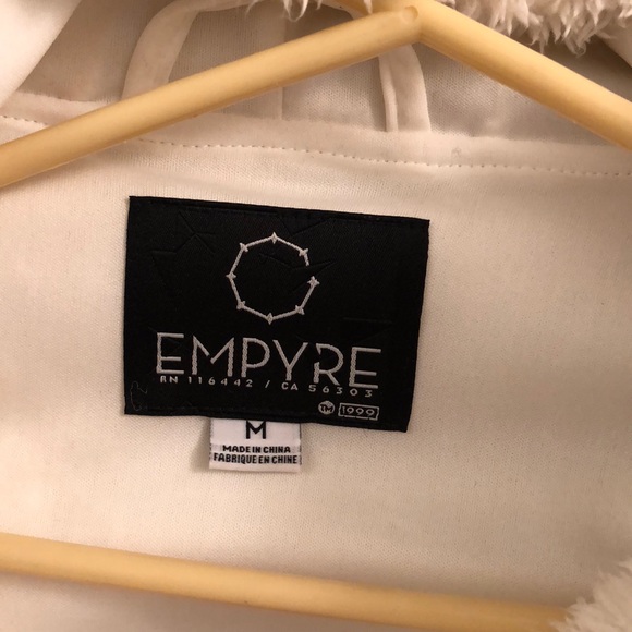 Cozy size medium Empyre zip up❤️ - Picture 2 of 5